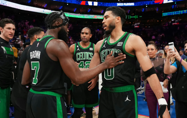  塔图姆末节独得十五分，绿军逆转篮网延续不败神话